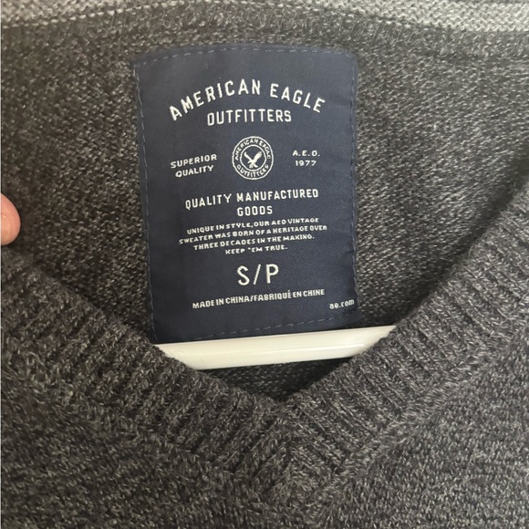 American Eagle Outfitters Men's Heather Gray  V-Neck Sweater - Picture 3 of 6